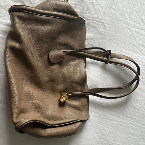 Alexander McQueen Handbags - Alexander McQueen Leather Tote Bag